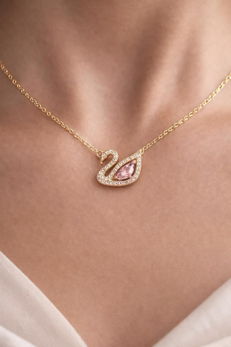 Swan Necklace Love & Loyalty