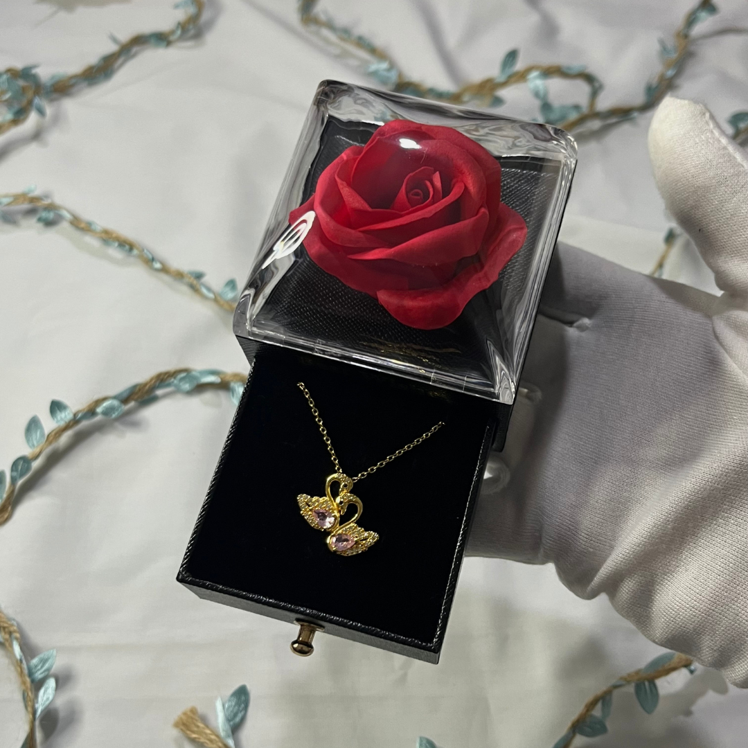 BOITE ROSE AVEC COLIER Fidélité